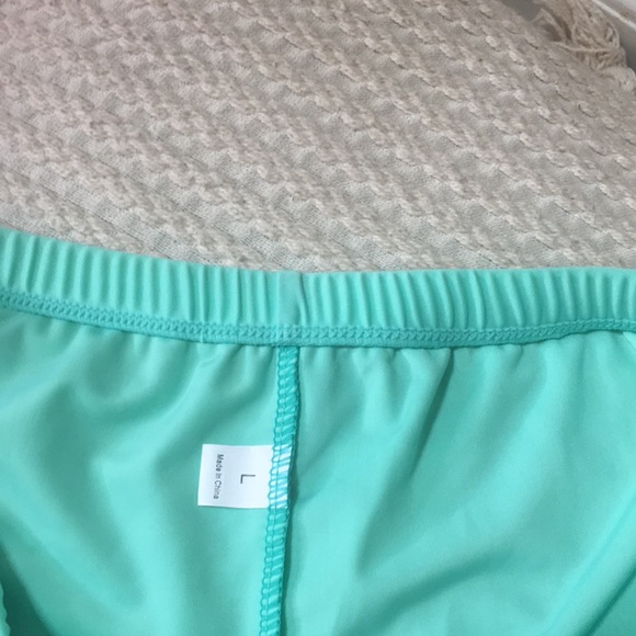 Two piece bathing suit - Picture 4 of 8